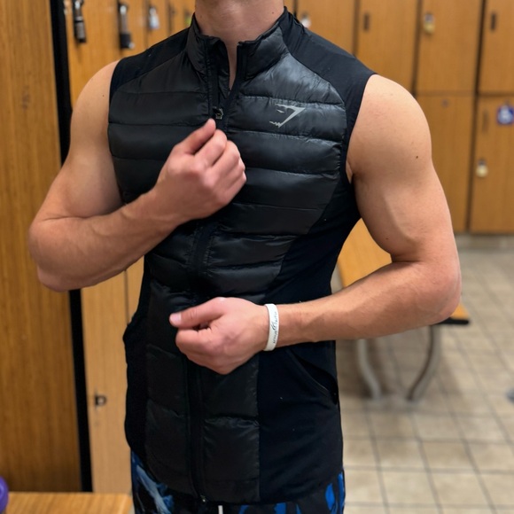 GYMSHARK MEN INSULTED VEST JACKET WARM COAT DOWN POLYESTER QUILTED SLEEVELESS S - Picture 11 of 16